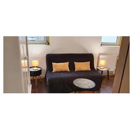 Petit Studio, Equipe, Canape Lit 아파트 브레스트